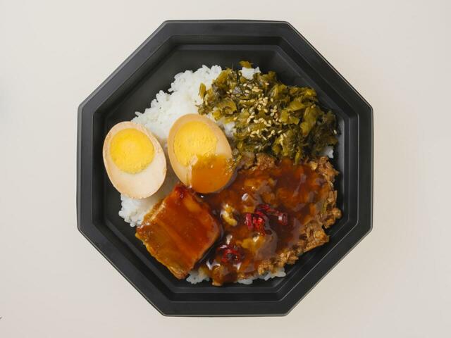 成城石井「お茶と楽しむ台湾グルメフェア」成城石井自家製 魯肉飯（ルーローハン） 1パック　755円