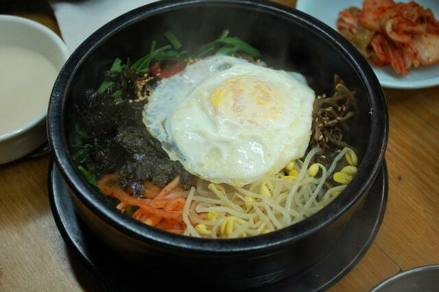 京東市場新館、地下食堂街で食べた石焼ビビンパ