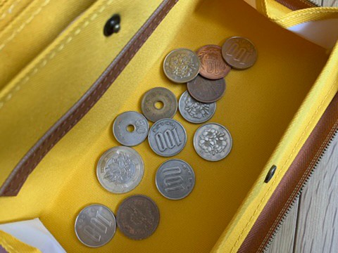 【SNOOPY 高機能長財布 BOOK】小銭入れは口が広く開き、上から一目で小銭を探せる！