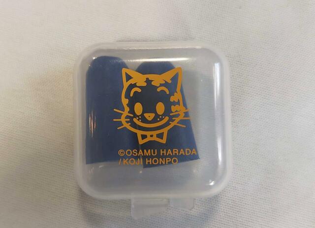 耳栓ケースにはキャットのイラストあり