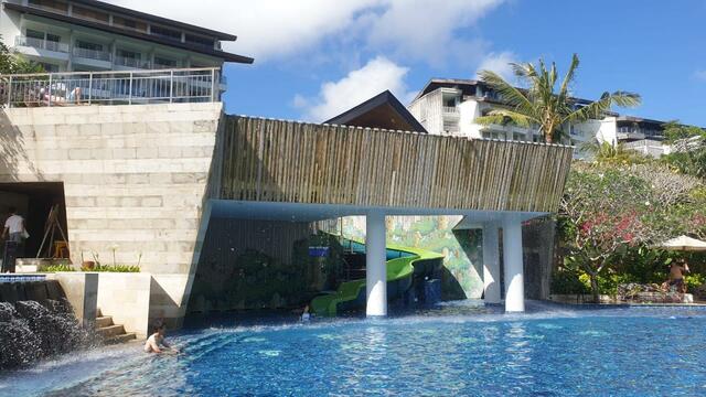 リンバのプール