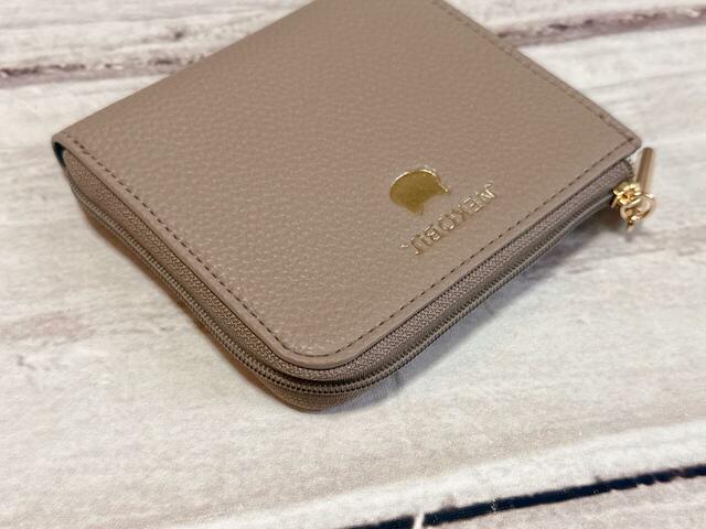 L字ファスナーで開閉する仕様