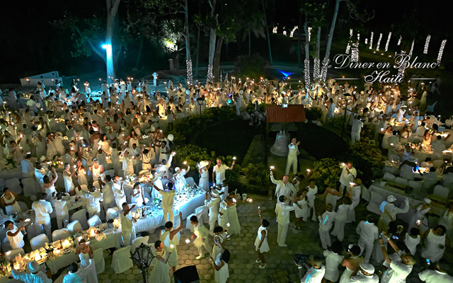 超優雅な“白”で統一されたパーティー「ディネ・アン・ブラン」