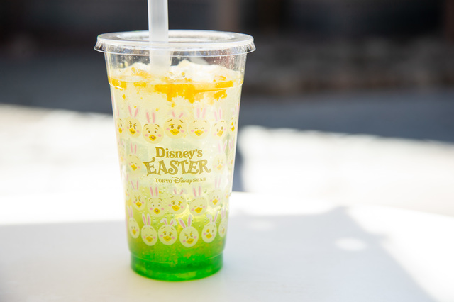 スパークリングドリンク（アップルシロップ＆マスカットゼリー）、スーベニアコースター付き ¥780