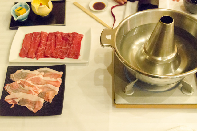 夕食のしゃぶしゃぶ食べ放題｜プレジデントリゾートホテル軽井沢