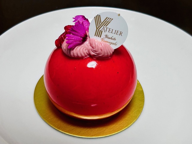 【Atelier Y】ベリージュ。完成までになぜ数日もかかるのか。ナイフで切れば、その理由を理解できるはず。お試しアレ