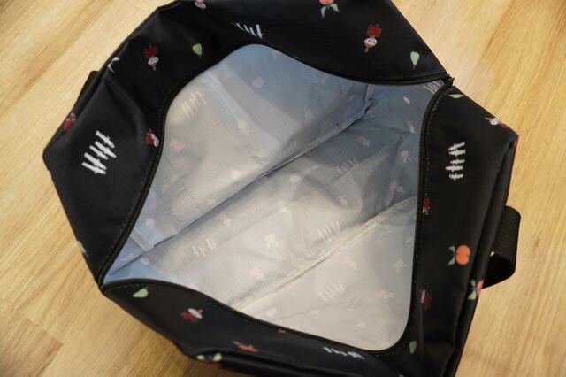 中を開いたところ