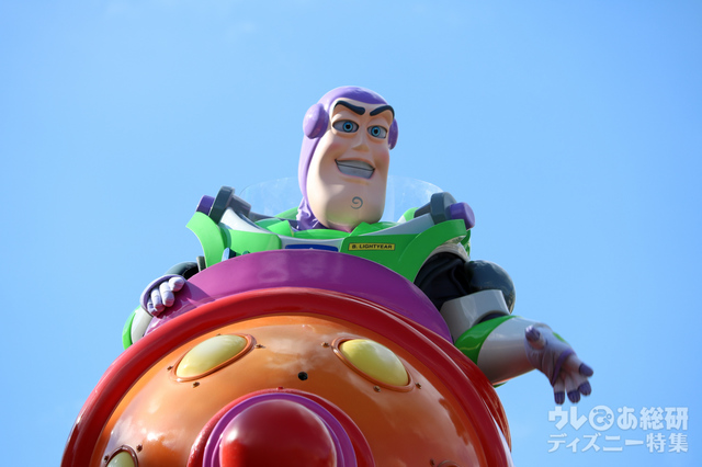 「ディズニー・スターズ・オン・パレード」バズ・ライトイヤー