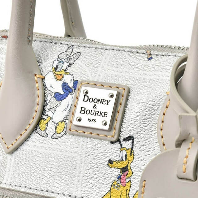【Dooney & Bourke】ディズニーキャラクター サッチェルバッグ 2WAY The Disney100 Platinum Celebration Collection 47,300円