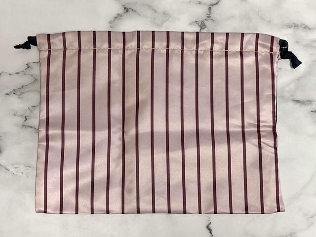 【otonaMUSE（オトナミューズ）5月号】「付録：gelato pique（ジェラート ピケ）サテン巾着ポーチ大中小3点セット」ピンクでもマニッシュなストライプなので甘すぎずGood！