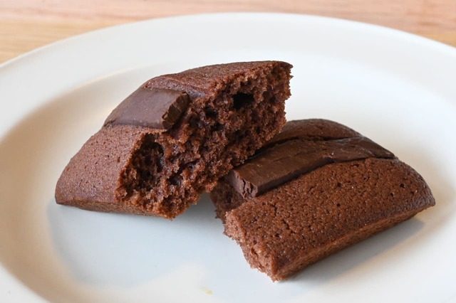 【カドー ドゥ】フランスのヴァローナチョコレートを使って作られた「フィナンシェ チョコレート」