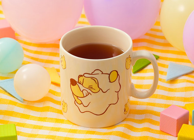 ホットティー 690円|「くまのプーさん」FUNNY & HUNNY OH MY CAFE