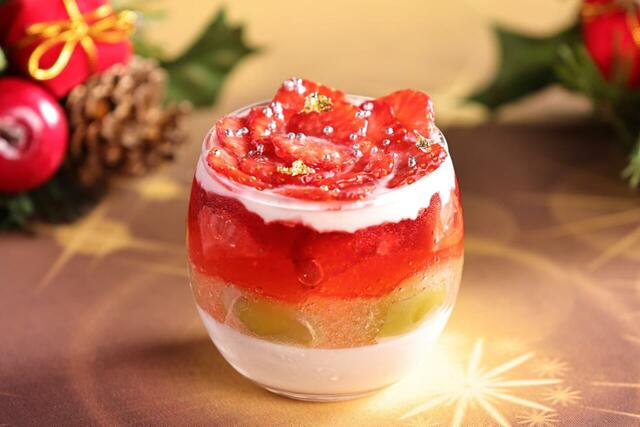 「クリスマス ヴェリーヌ」＜価格：750円＞【クリスマスムードたっぷりのアフタヌーンティーも楽しめる♪シェラトン都ホテル大阪の「Christmas Sweets Fair -Red-」開催】　