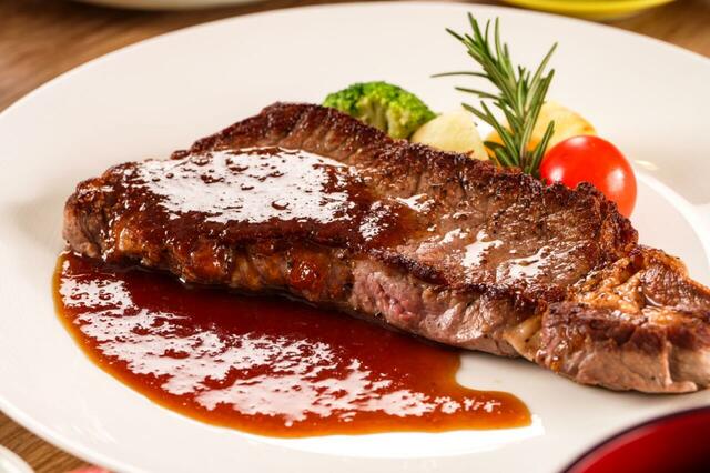 「サーロインステーキ」＜期間：2026年3月7日〜5月28日＞【サーロインステーキが主役！春の和食や苺のスイーツも120分間食べ放題！松江エクセルホテル東急で“豪華ディナーブッフェ”開催】