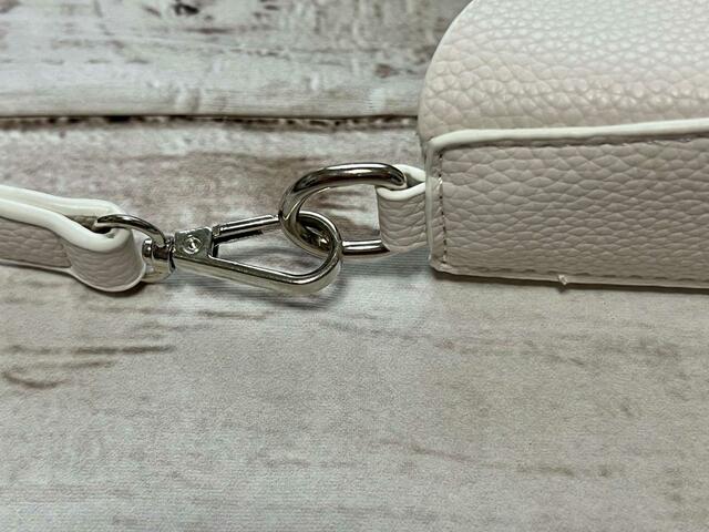 【GRL（グレイル）】シルバーの金具で取り外しができます