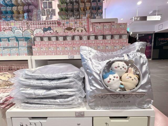 池袋パルコ店限定「GO!IKEBUKURO トートバッグ ちいかわおかおポケット」／4,950円(税込)