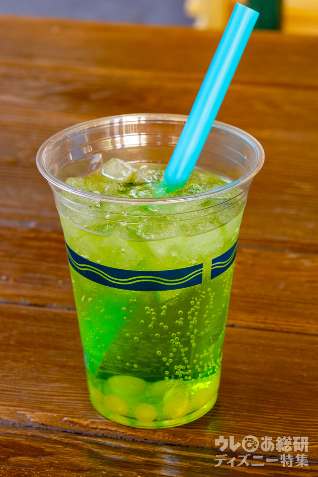 スパークリングカクテル（メロンリキュール）｜東京ディズニーシー「ユカタン・ベースキャンプ・グリル」