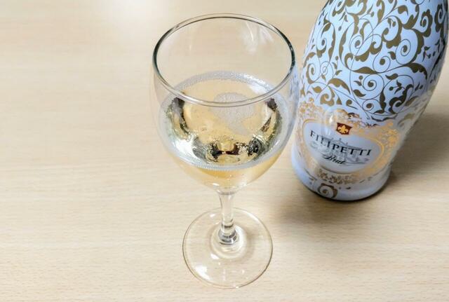 【日欧商事　フリベッティ・ブリュット　750 ml　898円】キリッとした辛口で、白ブドウの香りも楽しめる