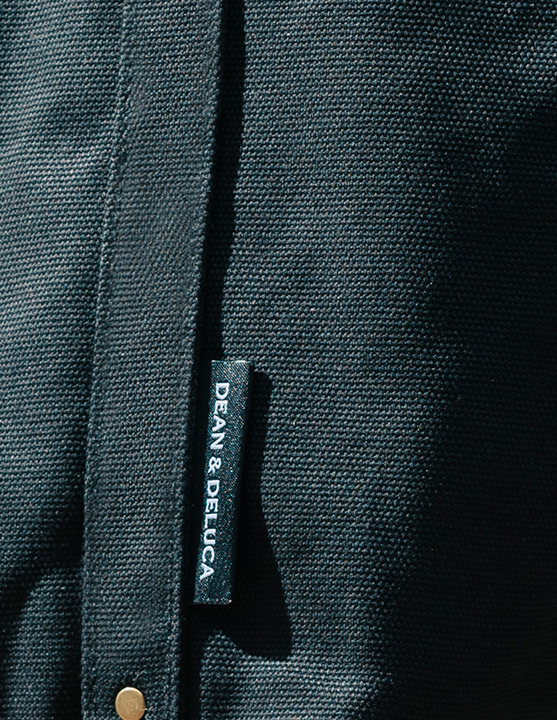 【DEAN & DELUCA コットントートバッグL】真鍮の鋲とロゴ入りのタグがさりげなくおしゃれ♪