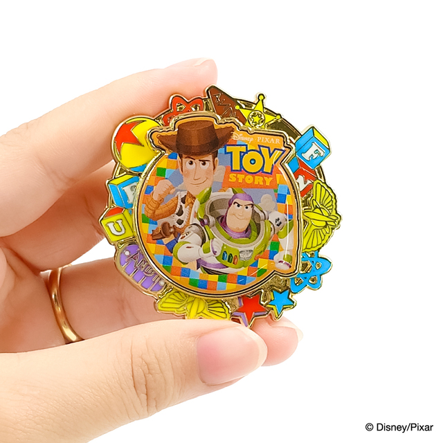 コレクションピンバッジ　ウッディ＆バズ　1,980円