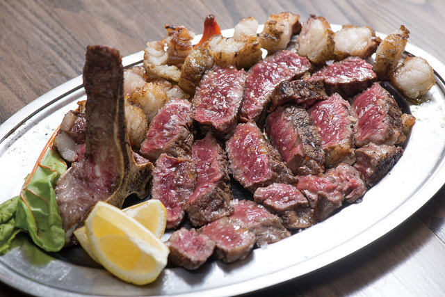 【肥後橋】文世食堂　国産牛のTボーン ステーキ炭火焼 100g1,000円〜