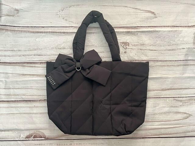 ふかふかのキルティングがキュートな大きめサイズのトートバッグ