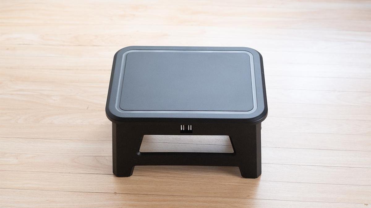 A4サイズに畳めるこの踏み台。災害時に大活躍する逸品なんです - ウレ