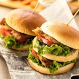 フェイクミートバーガー 680円／ダブル 880円