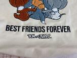 「BEST FRIENDS FOREVER」のロゴ刺繍も。尊すぎる〜！