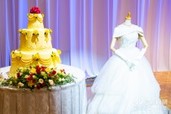 【ディズニー結婚式】TDR披露宴に『美女と野獣』『シンデレラ』の新テーブルコーディネートが登場! 大人っぽいロマンティックな演出も公開
