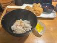 【鳥貴族 とり釜飯】混ぜこんで、サイドのたくあんと一緒に食べると美味しいです
