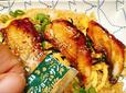 【サミット うなぎまぶし飯】付属の山椒をパラッと振れば、ピリッと引き締まった大人の味わいに味変!