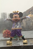 ミッキーもノリノリです