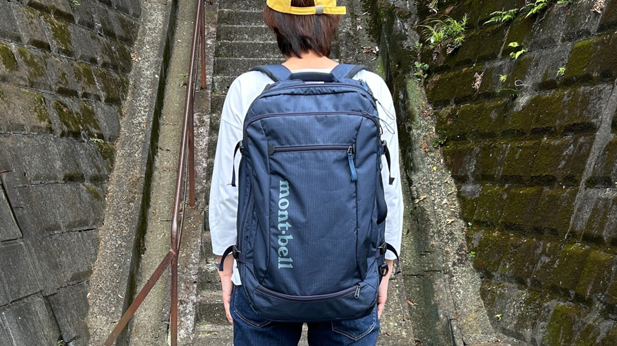モンベルの3wayトラベルバッグが優秀。大容量なのに軽いし、パカッと