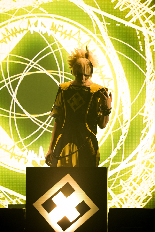 メトロノーム　シャラク／撮影・Hidemi Otsuka