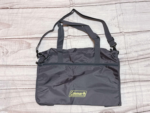 ショルダーストラップを装着すれば斜めがけが可能！