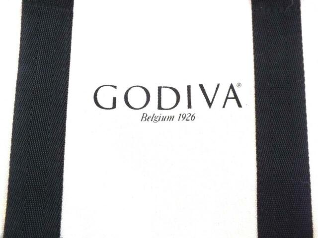 【ゴティバ】バッグ正面にゴティバのロゴ