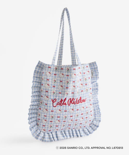【Cath Kidston × Hello Kitty】フリルトートバッグ Sax 8,250円／優しい色合いのギンガムチェックをベースにし描かれた、表情豊かなハローキティ