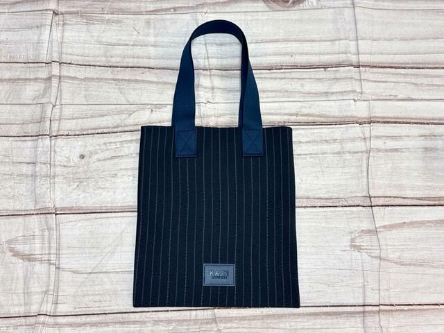 【カルディ ウィンターバッグ】サイズは（約）縦34×横30cm。持ち手は長めなので肩掛けもラクラクです♪