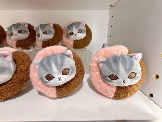 【mofusand TOKYO】COFFEE AND DONUTS ぬいぐるみ（ストロベリーショコラ）／税込2,860円