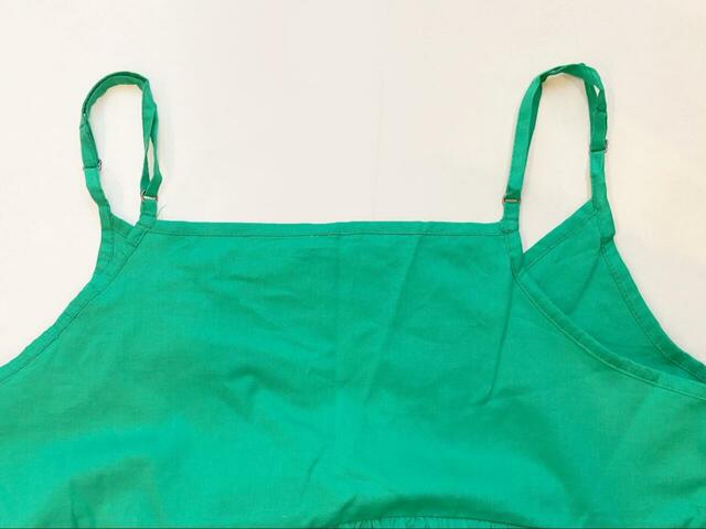 【coca キャミワンピース】背中側の露出は控えめです