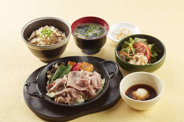 松茸ごはんと霜降り黒毛和牛の焼きしゃぶ御膳 1,499 円