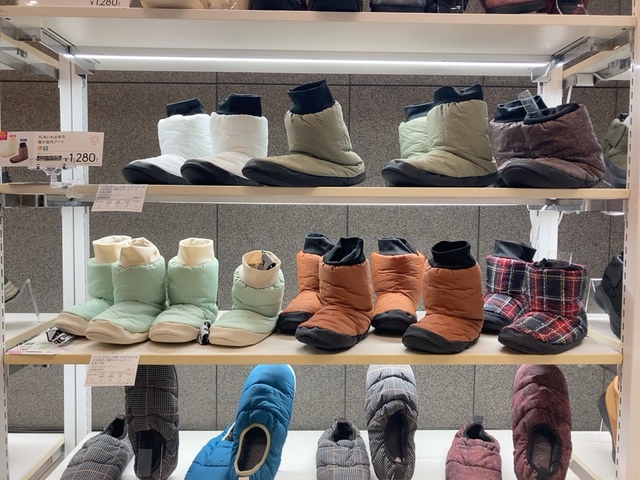 【ワークマン Heyaルームブーツ】足首まであったかい♪ 丈の長さがちょうど良いルームブーツです