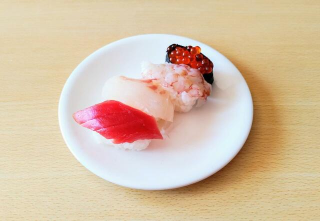 【コストコ　華やか4種握り寿司　20個　2698円】ネタの鮮度がよく、厚みがあって食べ応えアリ