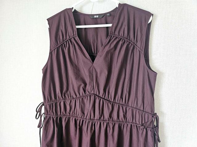 【UNIQLO　コットンギャザーワンピース】ギャザーのおかげでお腹まわりも自然とカバーできます！