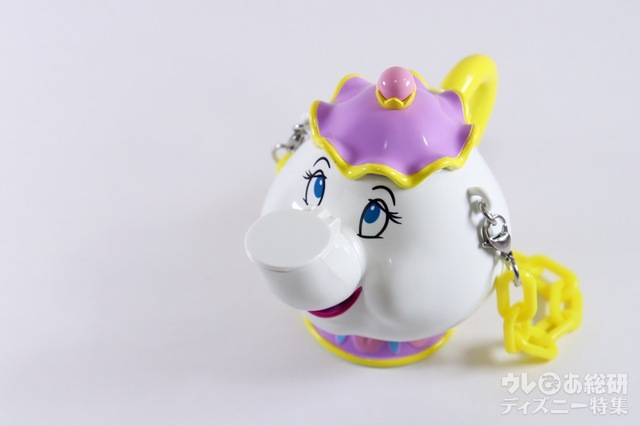 カラフルチョコレート、ミニスナックケース付き ¥850