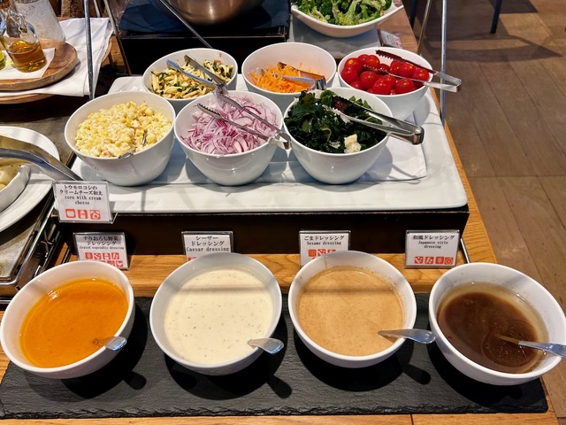 【ヴィラッツァ ドゥエ】ドレッシングも充実。EXヴァージンオリーブオイルもあります