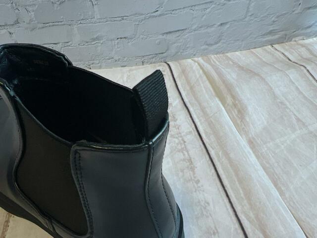 着脱の際にゴムを持つと履きやすい！