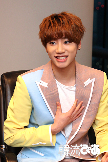 U-KISSの「韓流ぴあ」取材の様子　ジュン