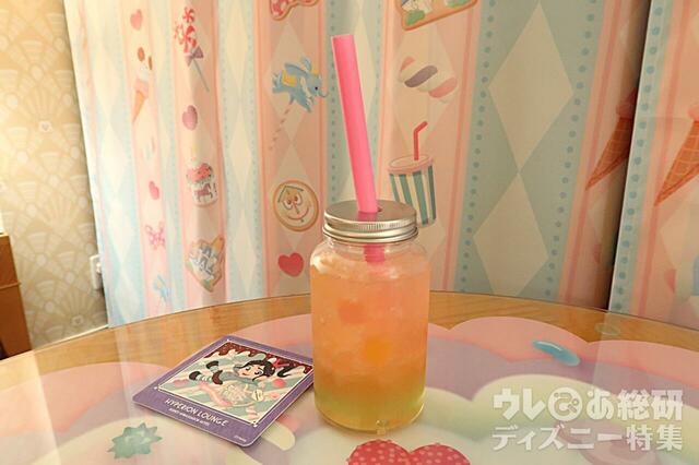 宿泊者限定　ハイピリオン・ラウンジ　ディズニー・パルパルーザ“ヴァネロペのスウィーツ・ポップ・ワールド”テイクアウトドリンク